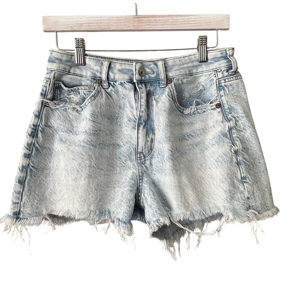 American Eagle Cut Off Light Wash Mom Shorts Size 6 - Picture 1 of 5